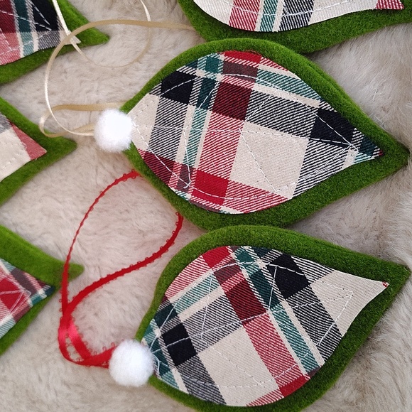 New, Set of 2, Plaid Leaf Ornaments - Picture 2 of 4